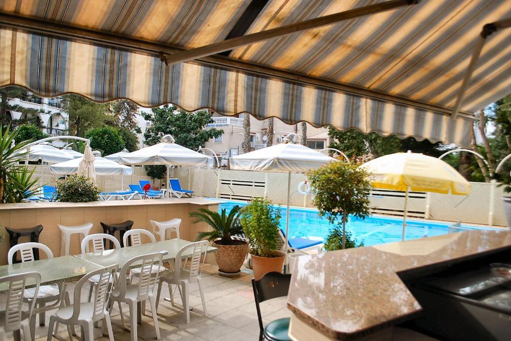 Európa - Ciprus - Larnaca - San Remo Hotel (12)